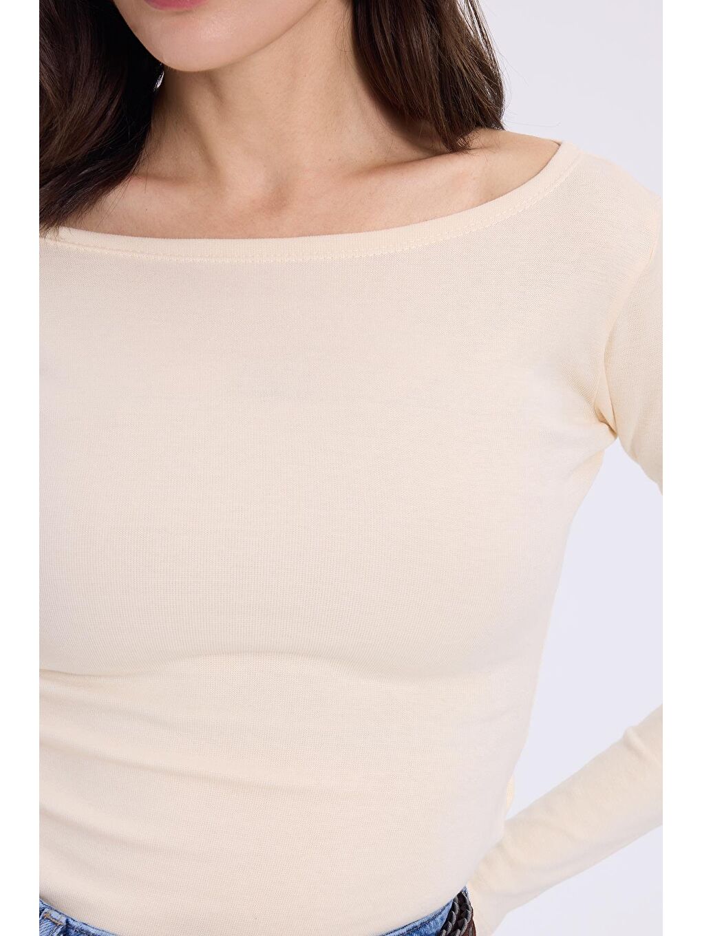 Kadın Slim Fit Dar Kesim Pamuklu Modal Kumaş Uzun Kollu Kayık Yaka Bej Bluz-2