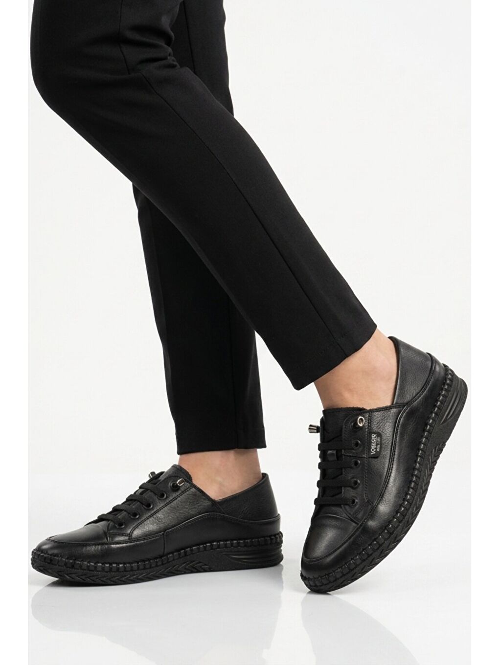 Siyah Hakiki Deri Anatomik Kadın Casual Ayakkabı Z536 Z-1