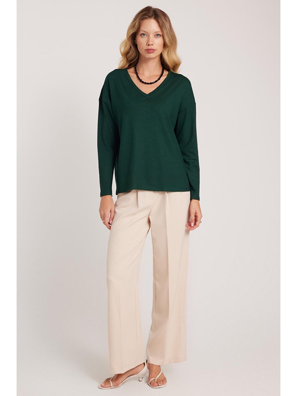 Kadın Slim Fit Dar Kesim Viskonlu Kumaş V Yaka Yeşil Bluz-4