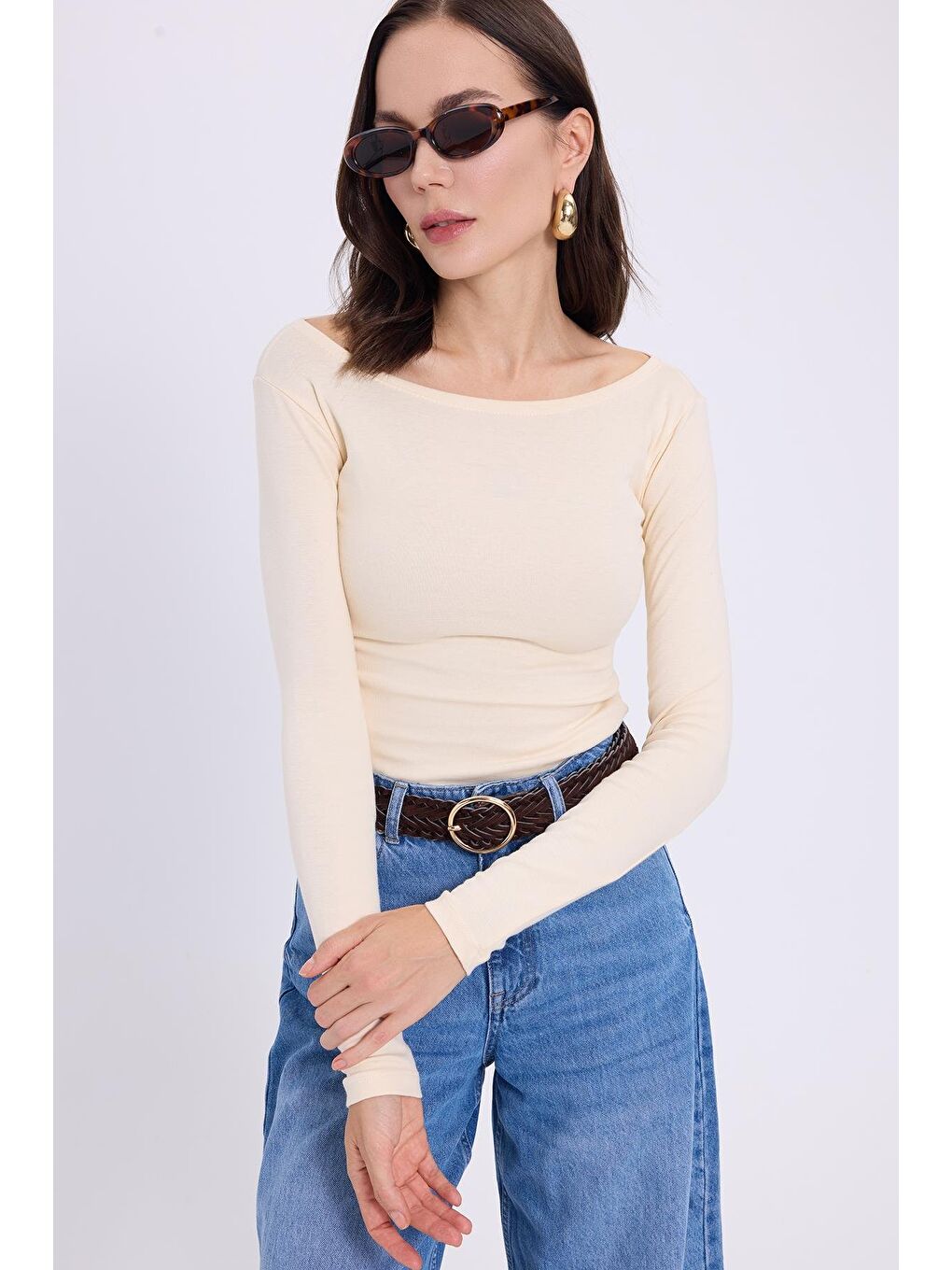 Kadın Slim Fit Dar Kesim Pamuklu Modal Kumaş Uzun Kollu Kayık Yaka Bej Bluz-4