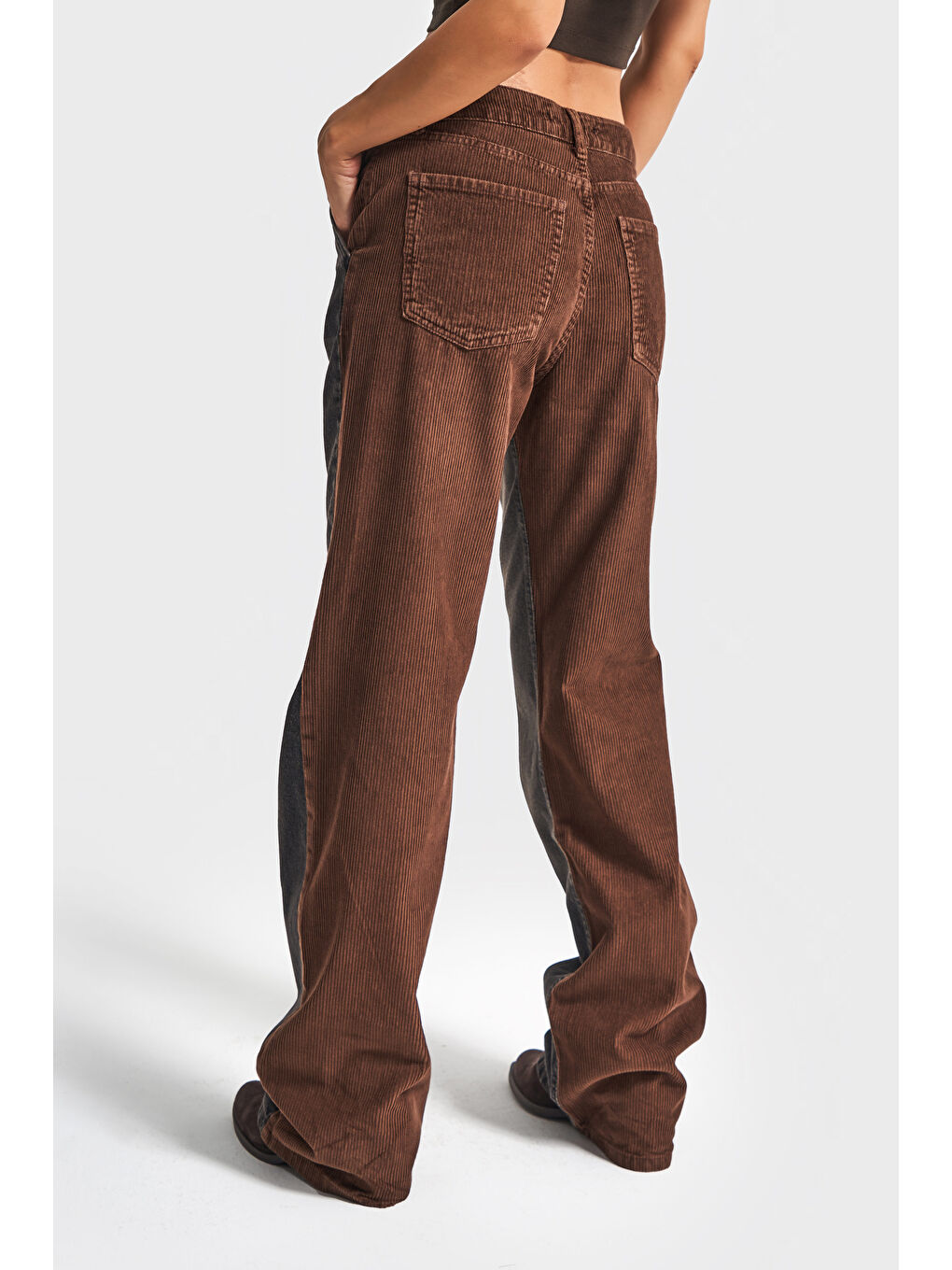 Gri Kadın Füme Kahverengi 2w5-87 Loose Fit Denim Kadife Kumaş Parçalı Tasarım Pantolon-4