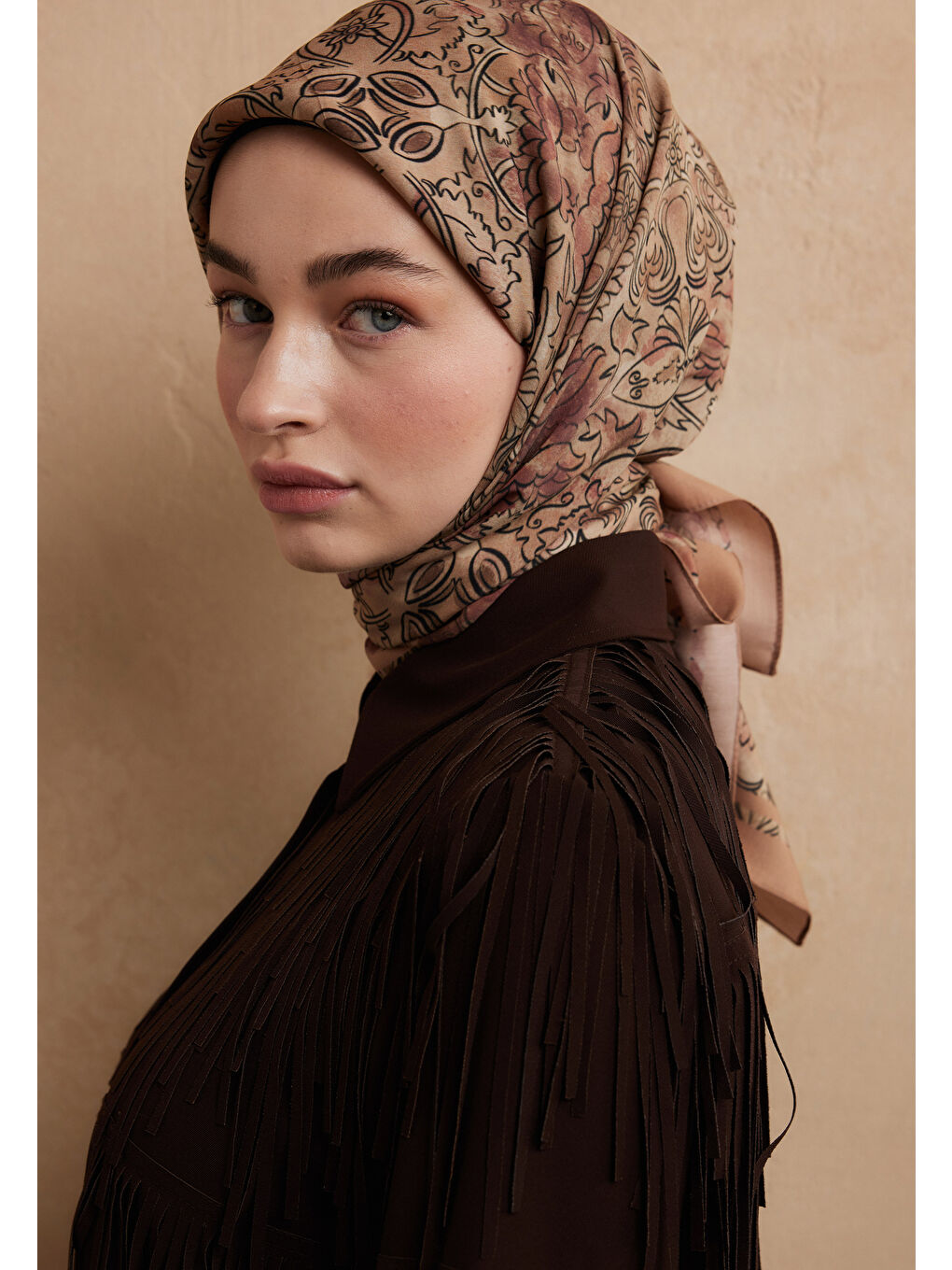 Kahverengi Hesperıa Desen Pamuk İpek Eşarp Soğan Kabuğu-1