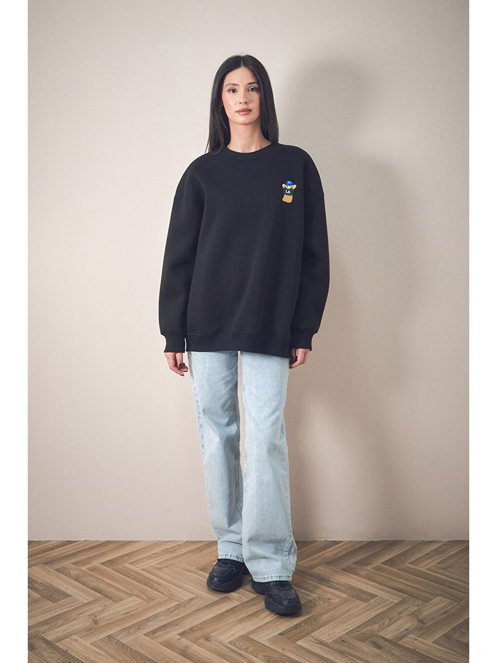 Fullamoda Siyah 3 İplik Ayıcık Nakışlı Bisiklet Yaka Oversize Sweatshirt - 2