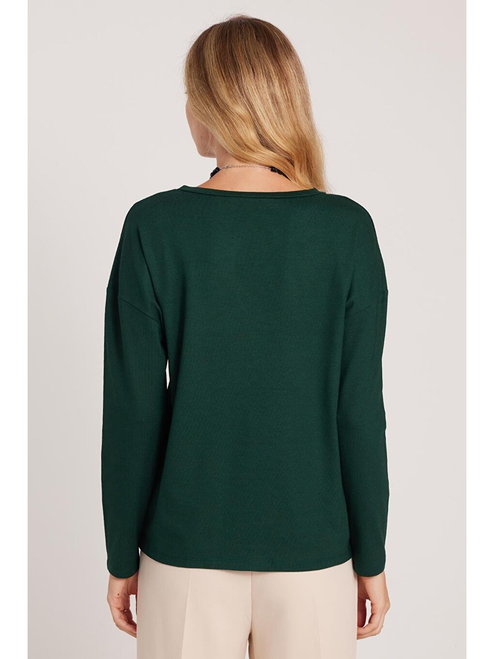 Kadın Slim Fit Dar Kesim Viskonlu Kumaş V Yaka Yeşil Bluz-6