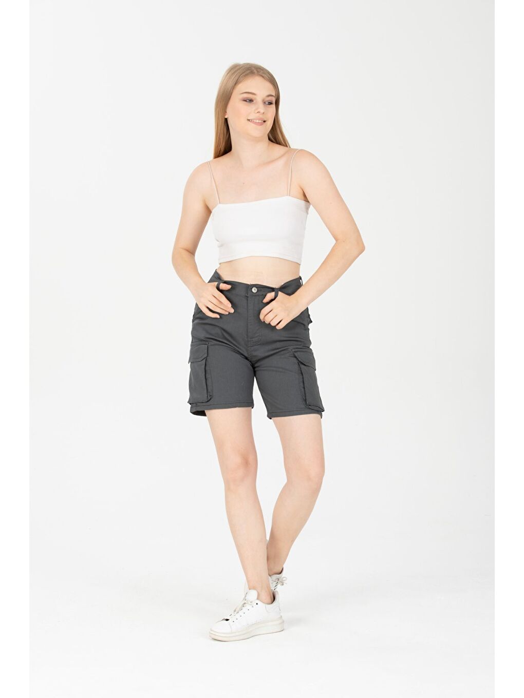 Gri Kargo Cepli Kadın Şort-2