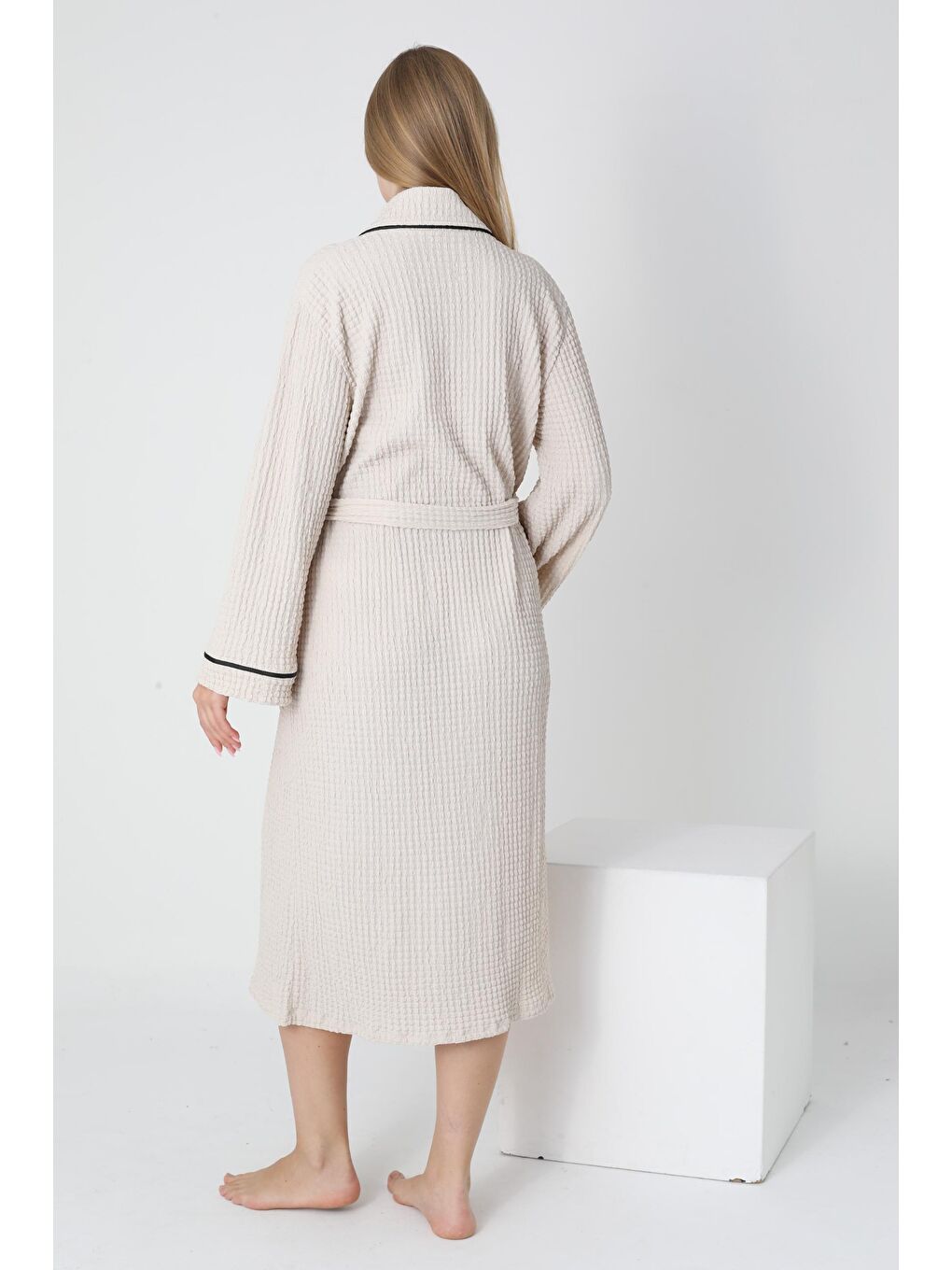 Bej Örgü Kumaş Gömlek Yaka Bel Kuşaklı Sabahlık-4