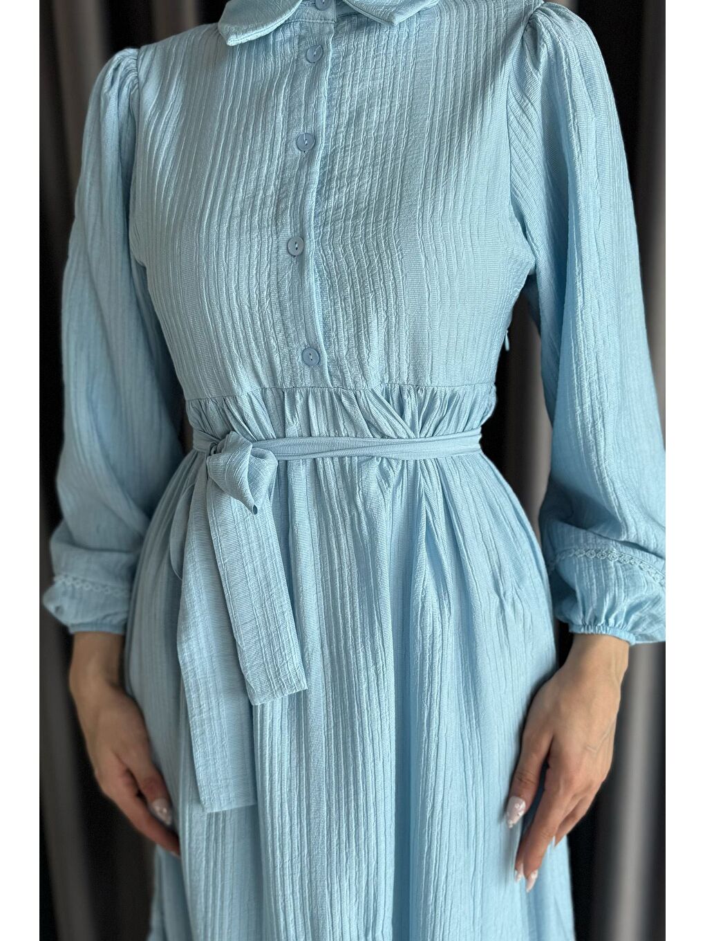 Mavi Ön Yarım Düğmeli Pileli Fırfırlı Tesettür Elbise-2