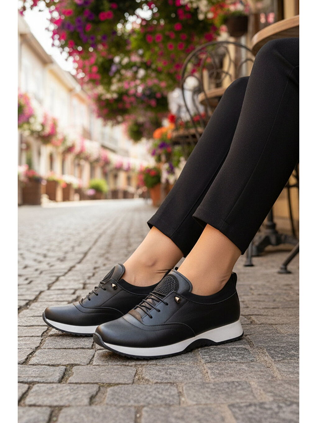 Siyah Beyaz Lastik Bağcıklı Kadın Casual Ayakkabı 1900 Z-2