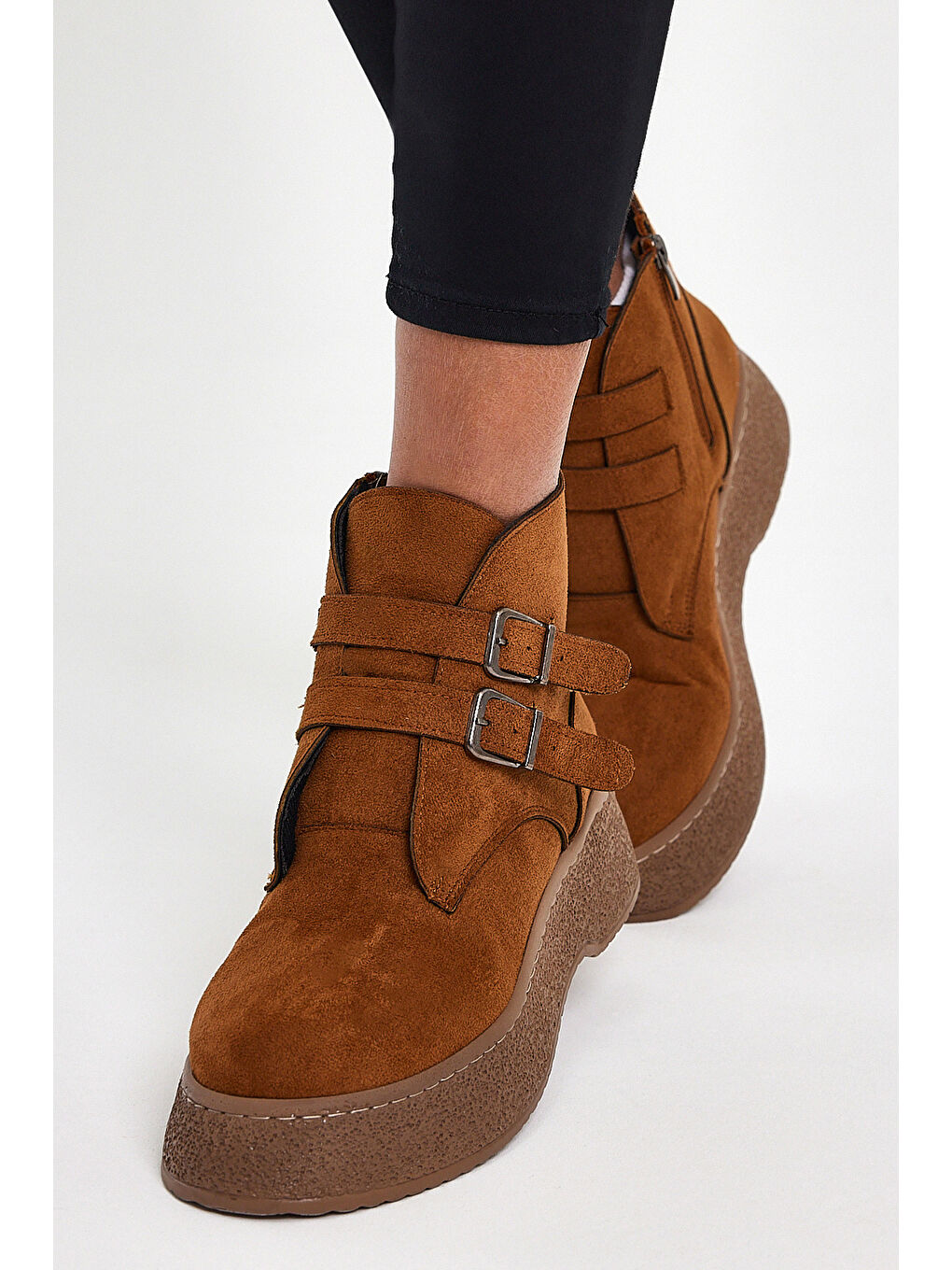 Kahverengi Kadın Taba Süet Rahat Kalıp Yüksek Taban Çift Tokalı Fermuarlı Bot-1