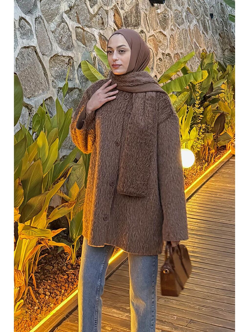 Kahverengi Pelüş Atkılı Mont Sütlü Kahve-2