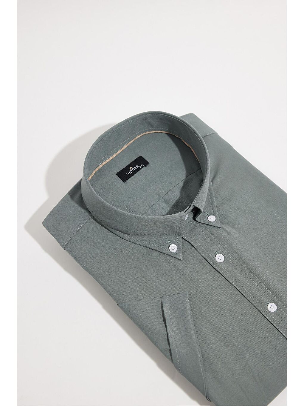 Erkek Büyük Beden Kısa Kol  Yaka Düğmeli Pamuklu Cepli Düz Gri Gömlek-1