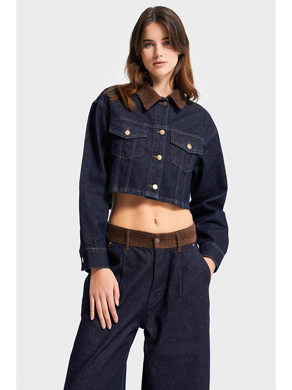 Kadın İndigo Renk 7w5-50 Crop Fit Yaka Detaylı Tasarım Denim Ceket