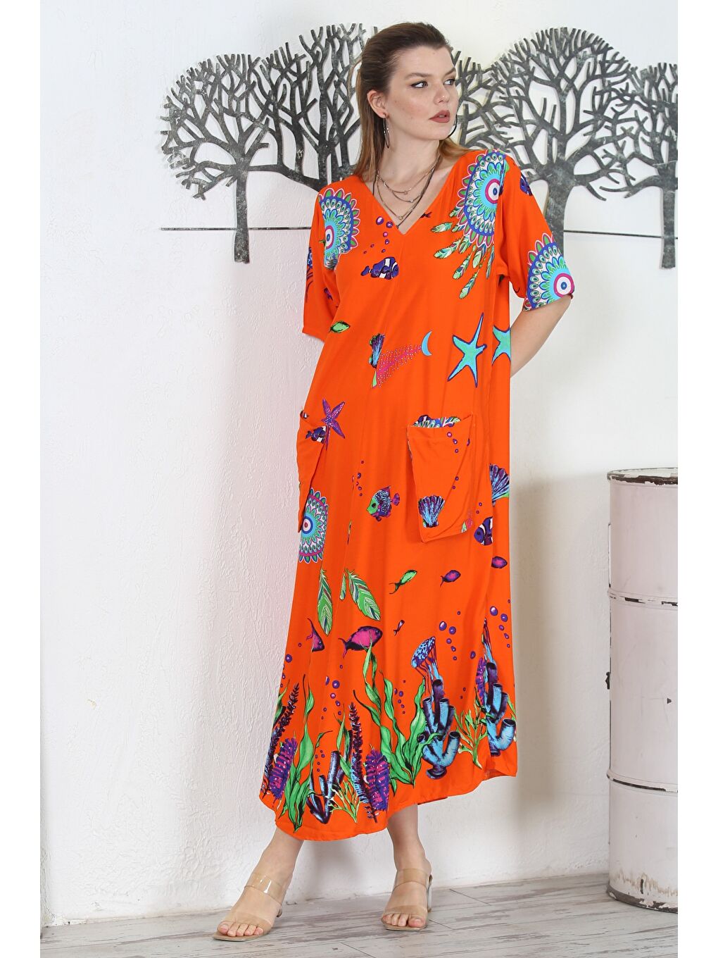 Turuncu V Yaka Kısa Kol Çift Cepli Allover Baskılı Casual Dokuma Elbise-5