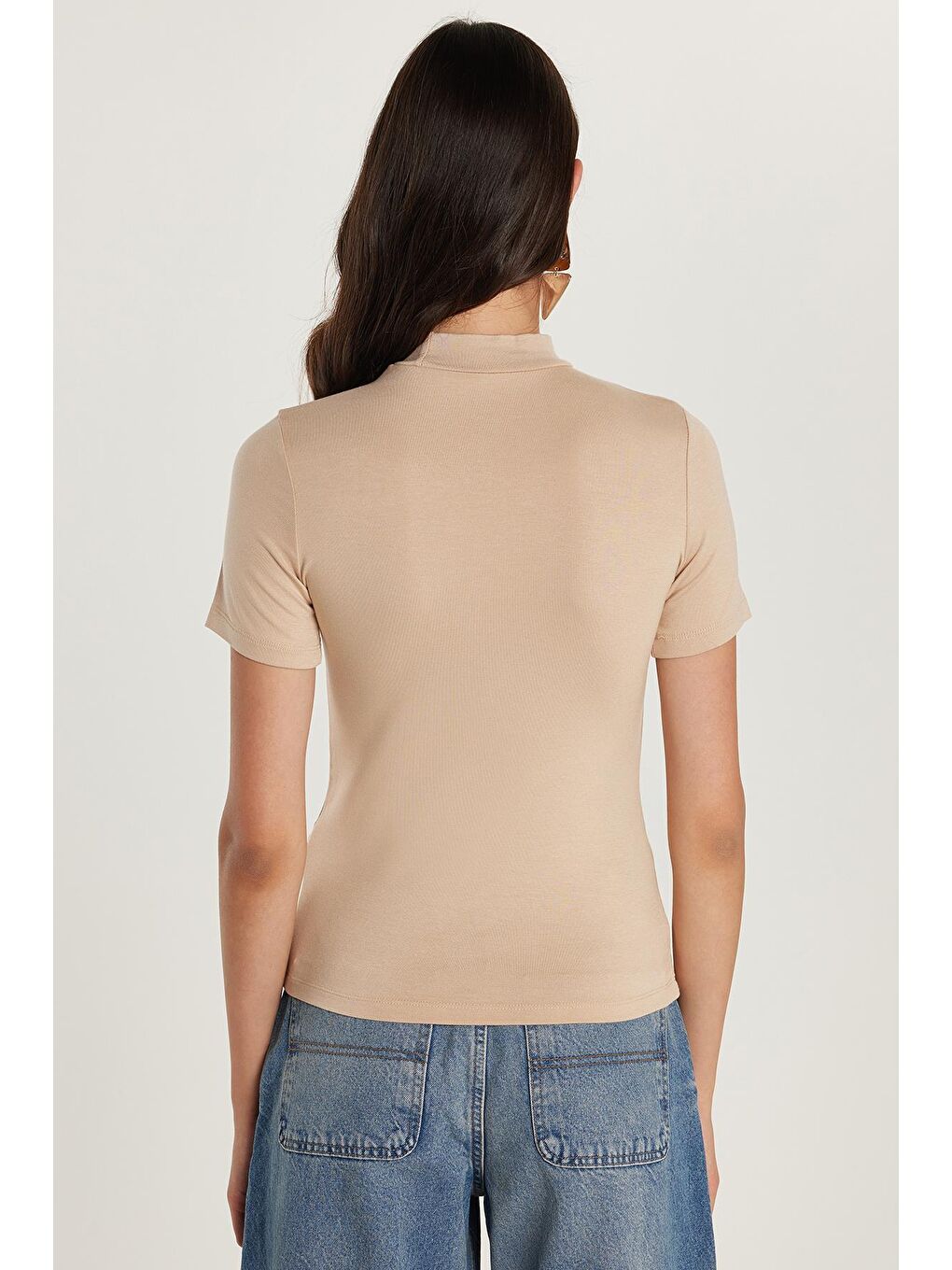 Kadın Standart Fit Kısa Kollu Yarım Balıkçı Yaka Bej Bluz-4
