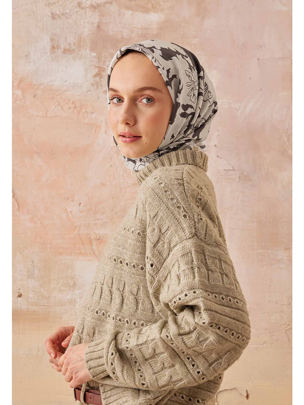 Kahverengi Peony Desen Pamuk İpek Eşarp Acı Kahve