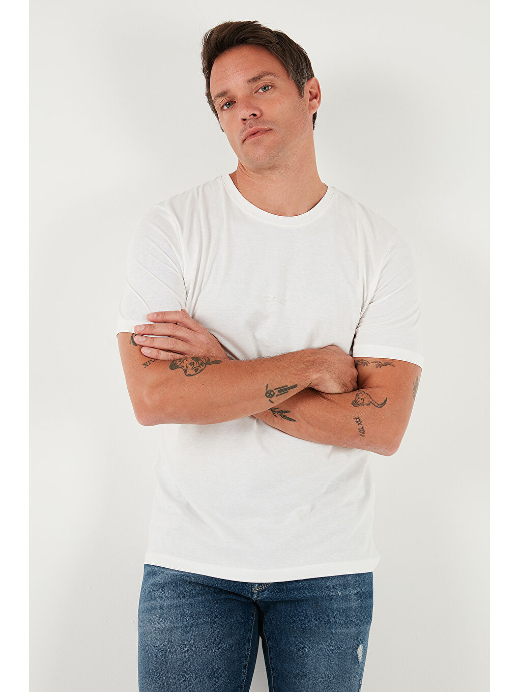 Ekru Yazı Detaylı Pamuklu Regular Fit Bisiklet Yaka %100 Pamuk Tişört 59020203-1