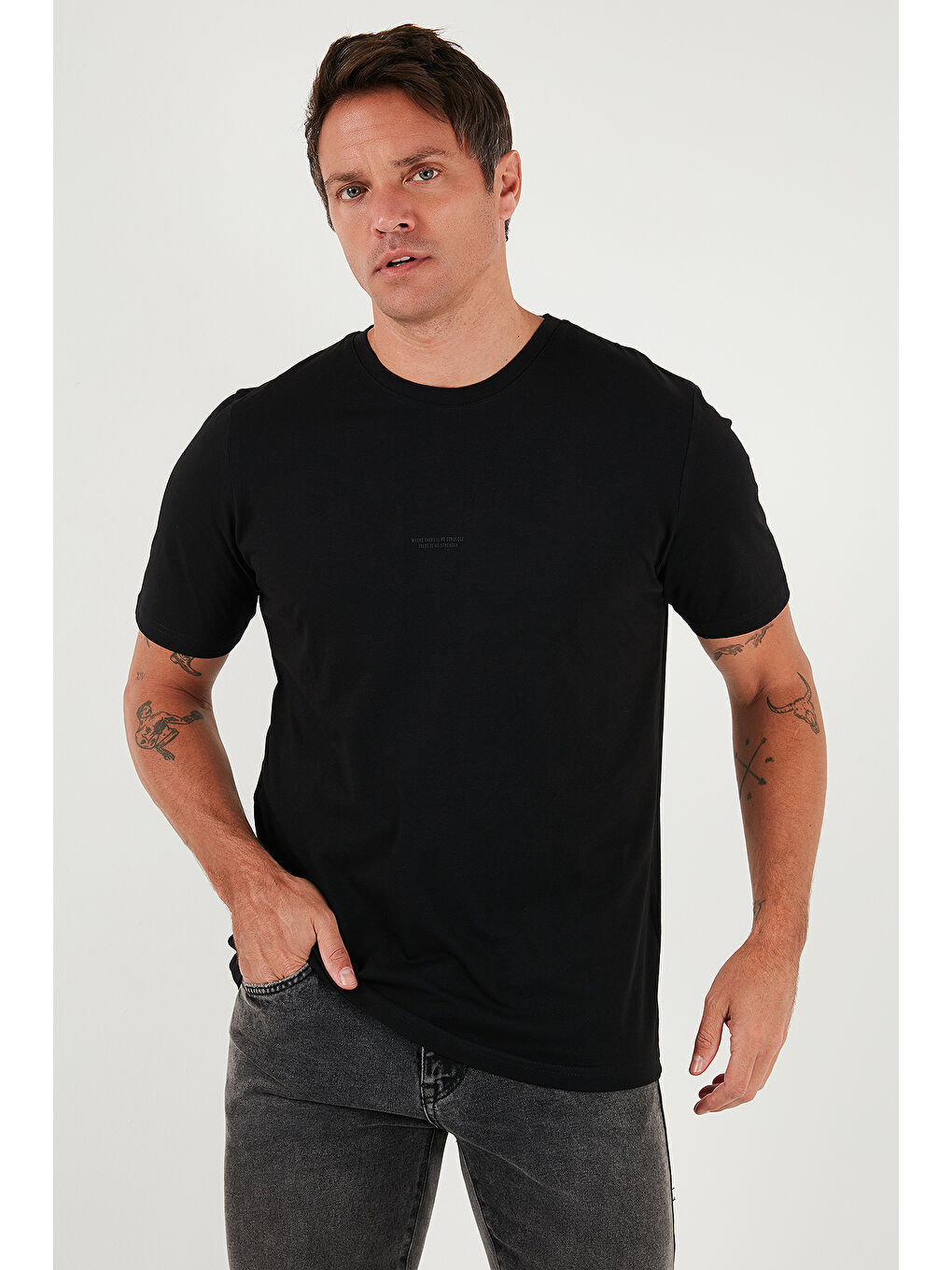 Siyah Yazı Detaylı Pamuklu Regular Fit Bisiklet Yaka %100 Pamuk Tişört 59020203-4