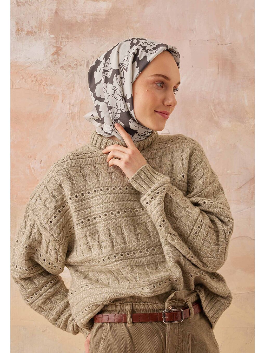 Kahverengi Peony Desen Pamuk İpek Eşarp Acı Kahve-1