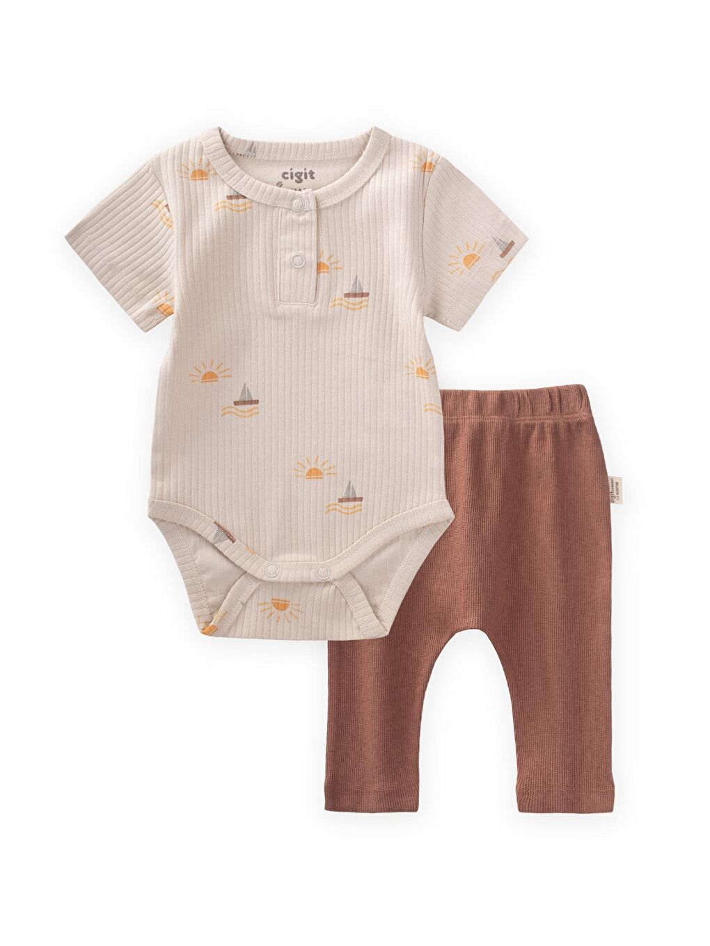 Beyaz Erkek Çocuk Desenli Takım