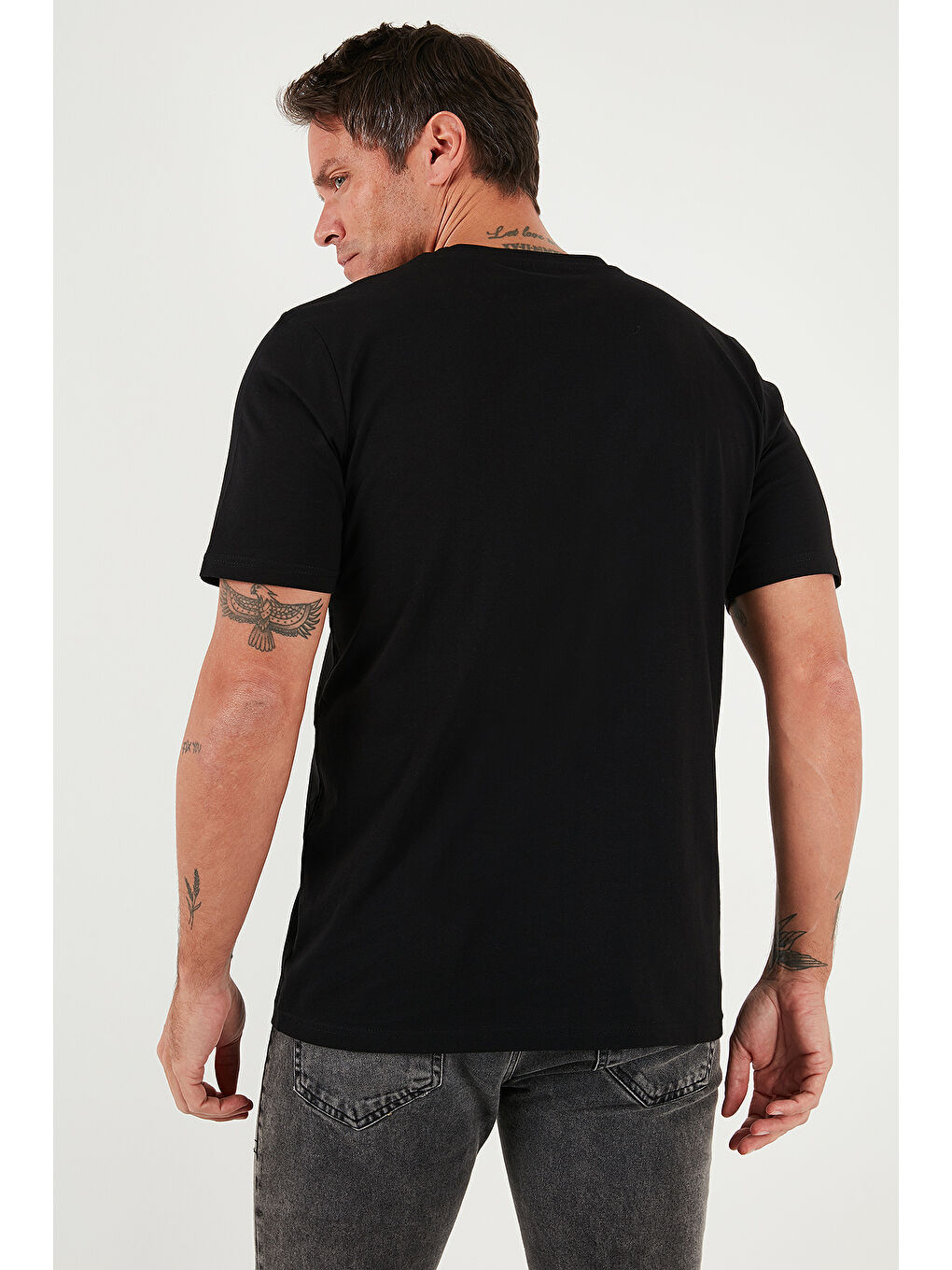 Siyah Yazı Detaylı Pamuklu Regular Fit Bisiklet Yaka %100 Pamuk Tişört 59020203-6