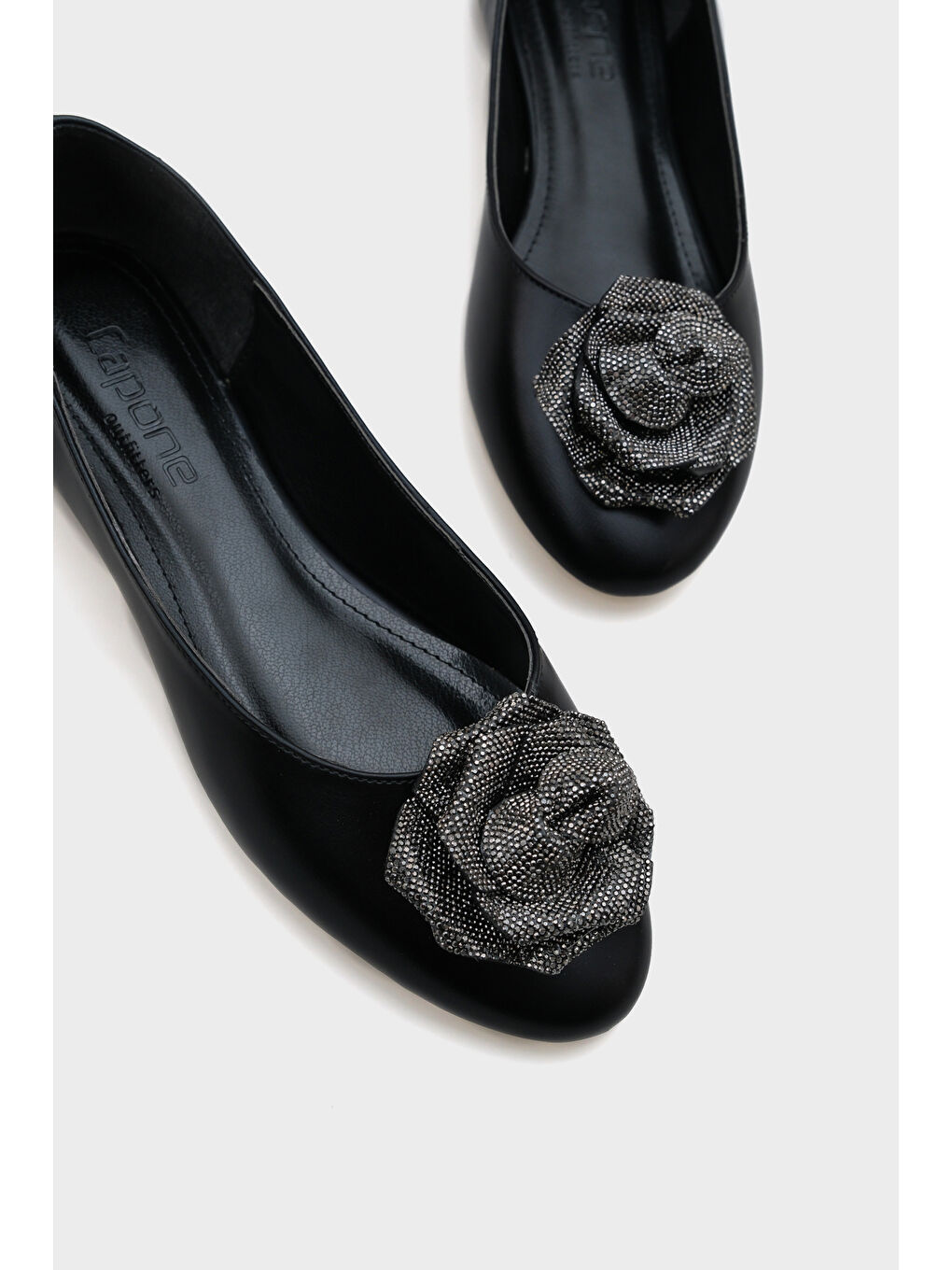 Siyah Audrey Yuvarlak Burunlu Taşlı Çiçekli Kadın Babet-4