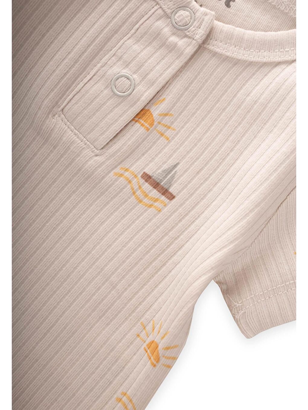 Beyaz Erkek Çocuk Desenli Takım-2