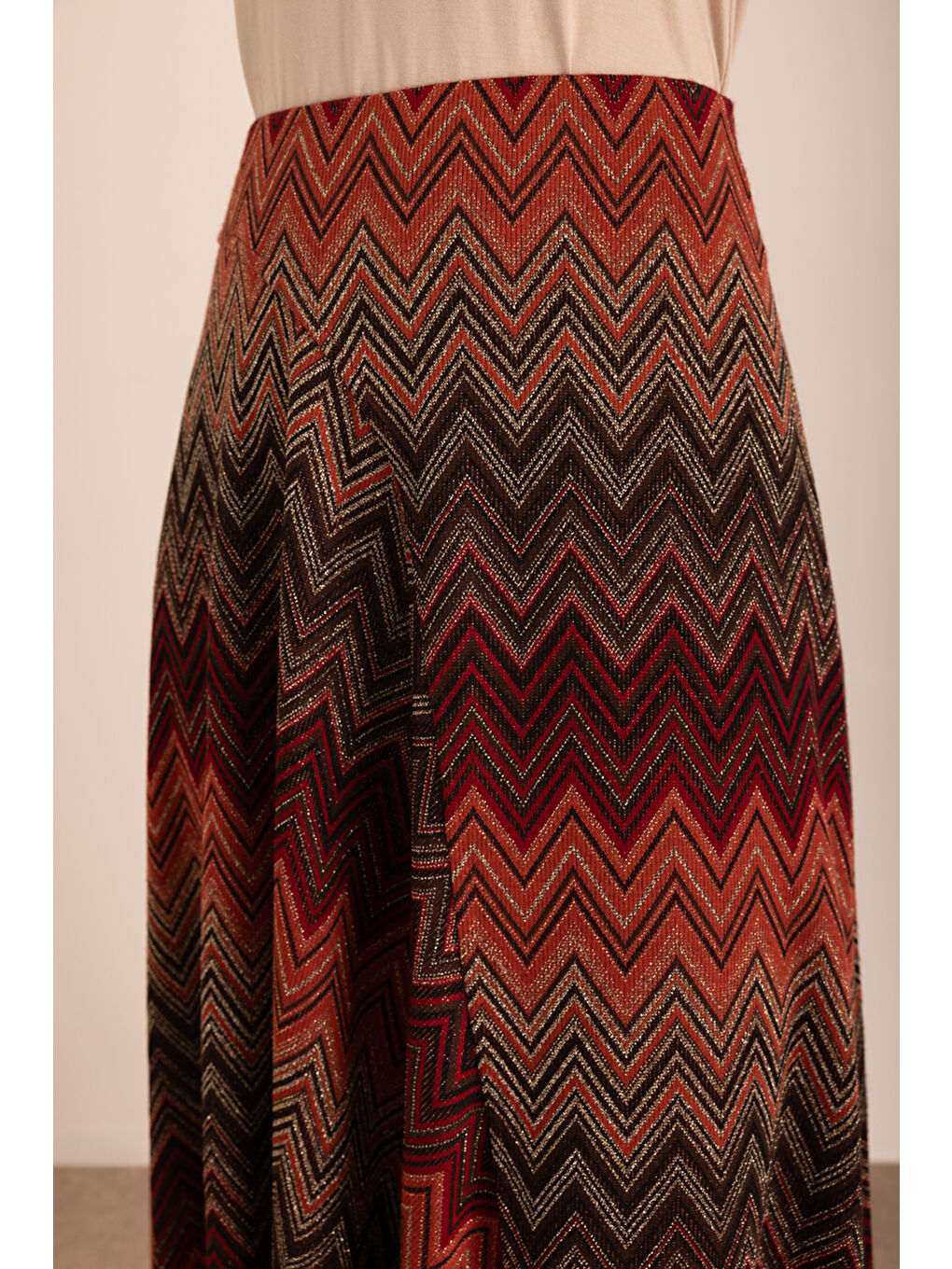 Kahverengi Desenli Simli Verev Kuplu Örme Etek-3