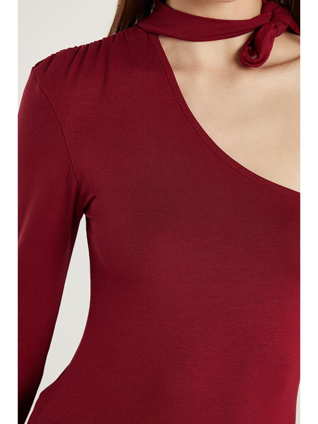 Kadın Standart Fit Fitilli Tek Kol Asimetrik Yaka Bordo Bluz-1