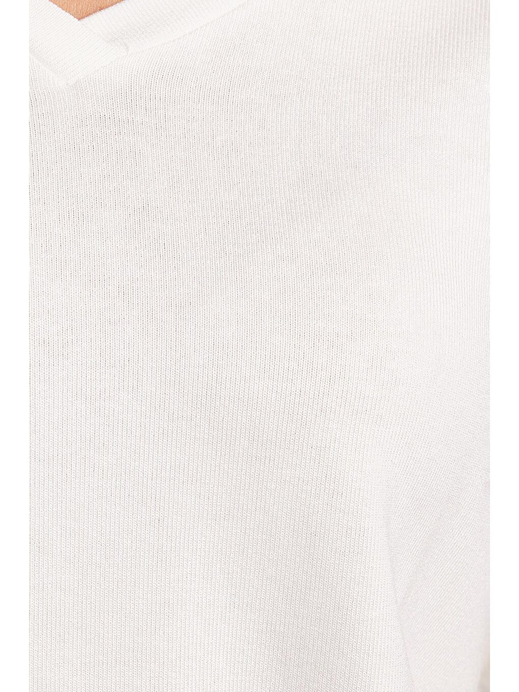 Kadın Slim Fit Dar Kesim Viskonlu Kumaş V Yaka Ekru Bluz-5