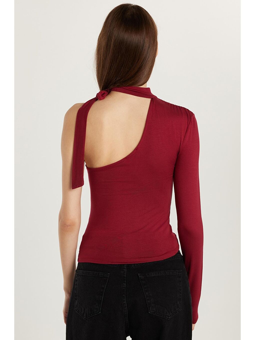 Kadın Standart Fit Fitilli Tek Kol Asimetrik Yaka Bordo Bluz-4