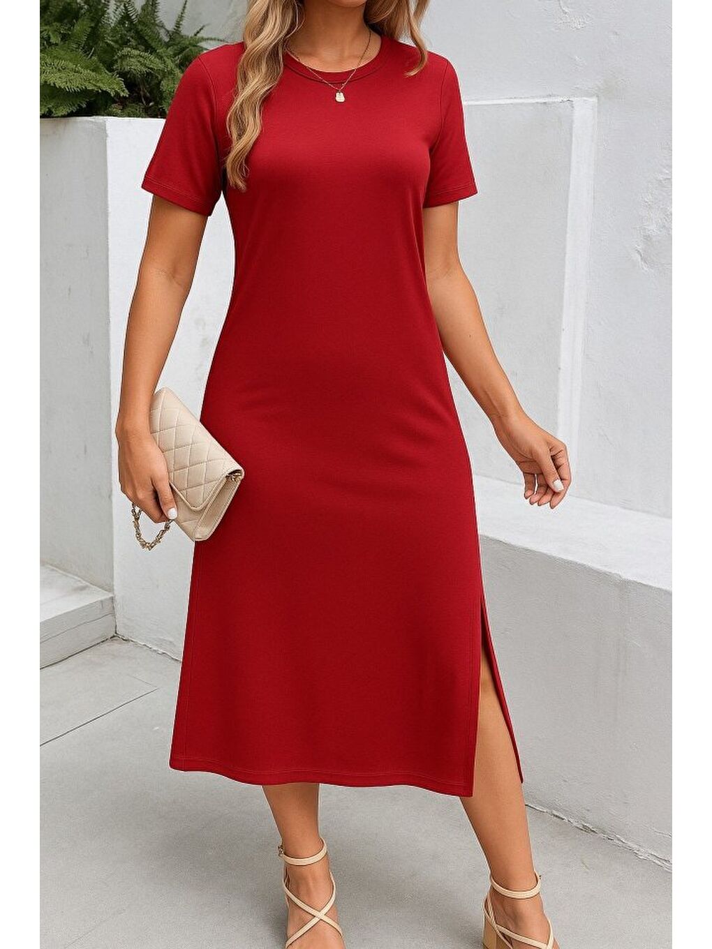 Kırmızı Kadın Kısa Kollu Bisiklet Yaka Yandan Yırtmaçlı Viskon Elbise
