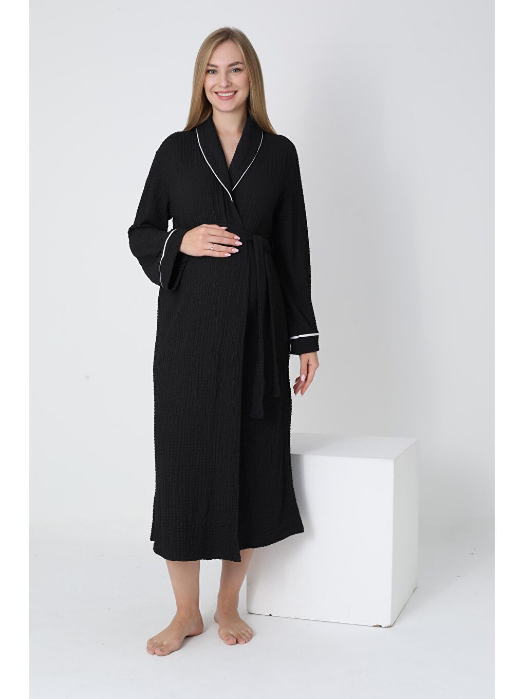 Siyah Örgü Kumaş Gömlek Yaka Bel Kuşaklı Sabahlık