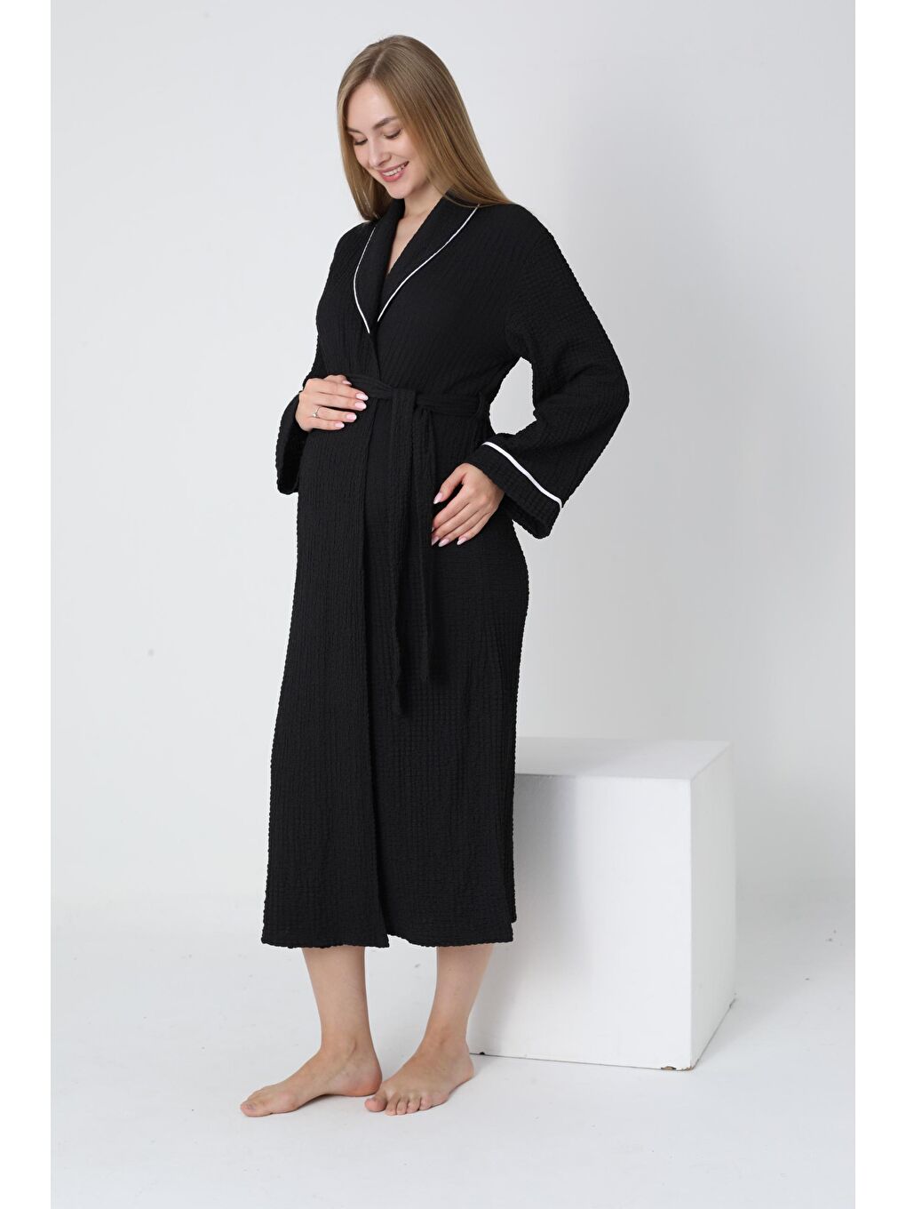 Siyah Örgü Kumaş Gömlek Yaka Bel Kuşaklı Sabahlık-1