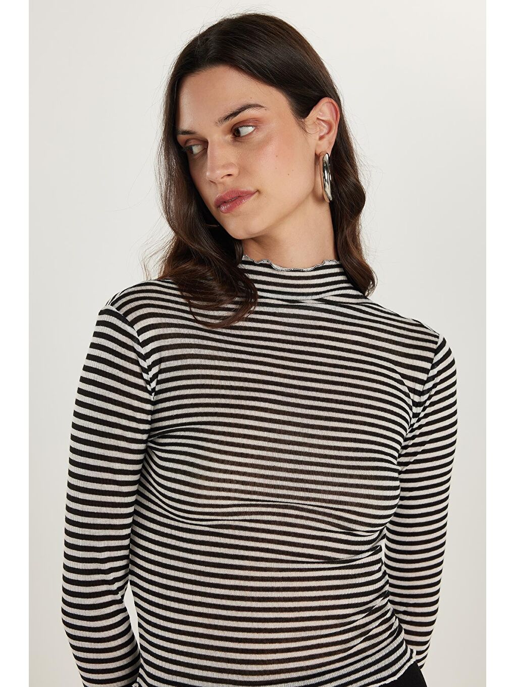 Karışık Kadın Slim Fit Dar Kesim Uzun Kollu Çizgili Yarım Balıkçı Yaka Bluz-1