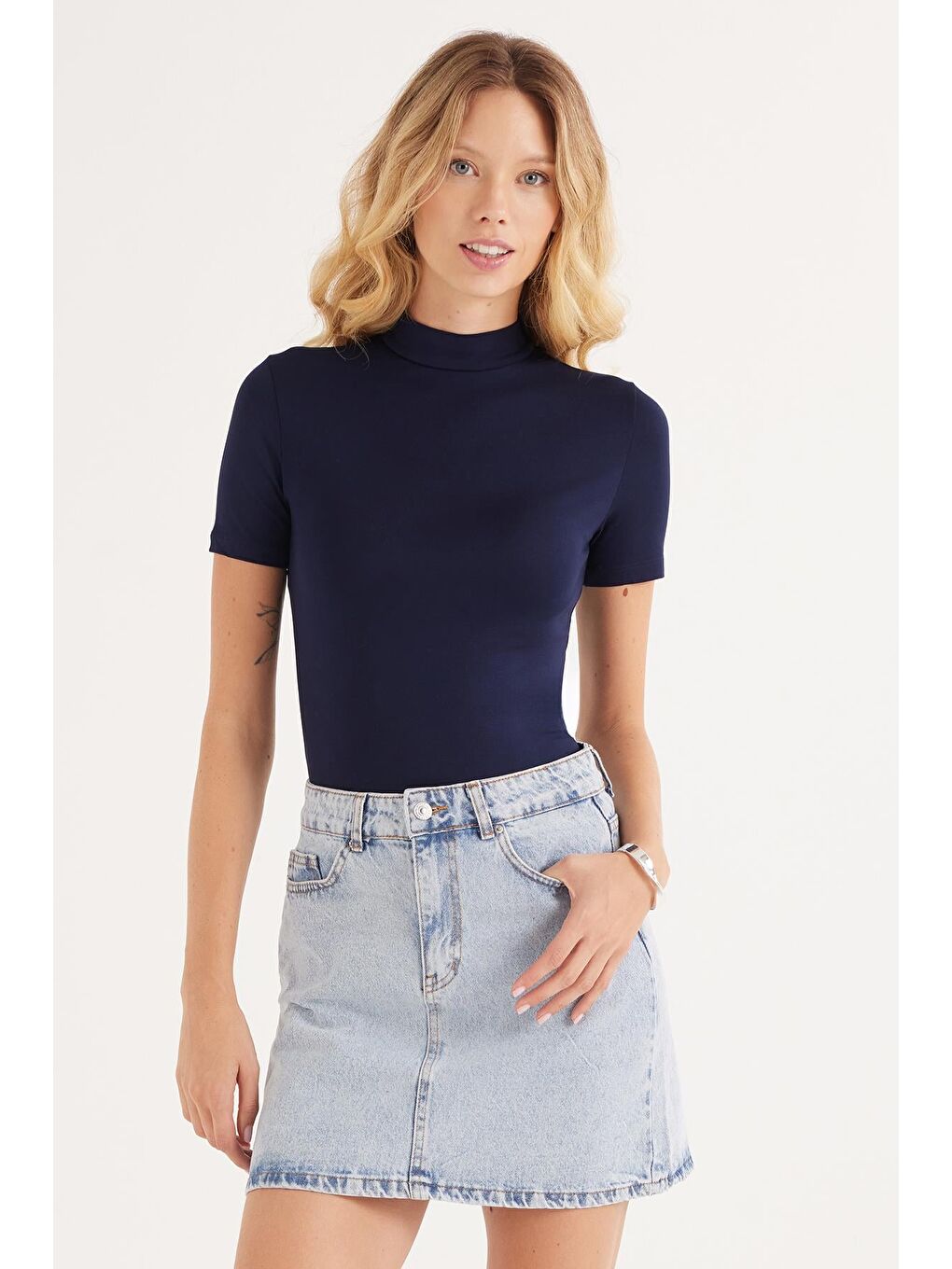 Kadın Standart Fit Kısa Kollu Yarım Balıkçı Yaka Lacivert Bluz-4