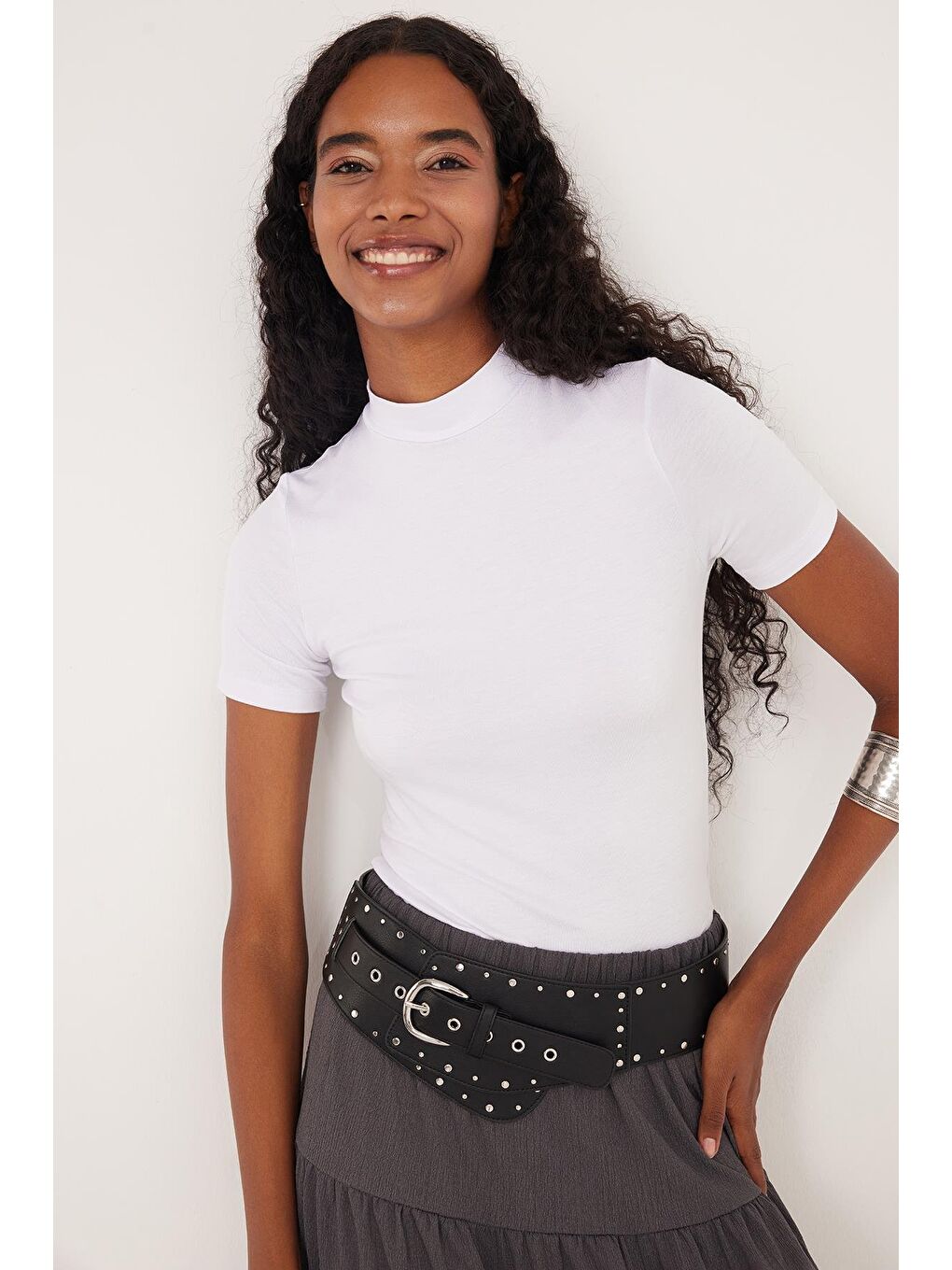 Kadın Standart Fit Kısa Kollu Yarım Balıkçı Yaka Beyaz Bluz