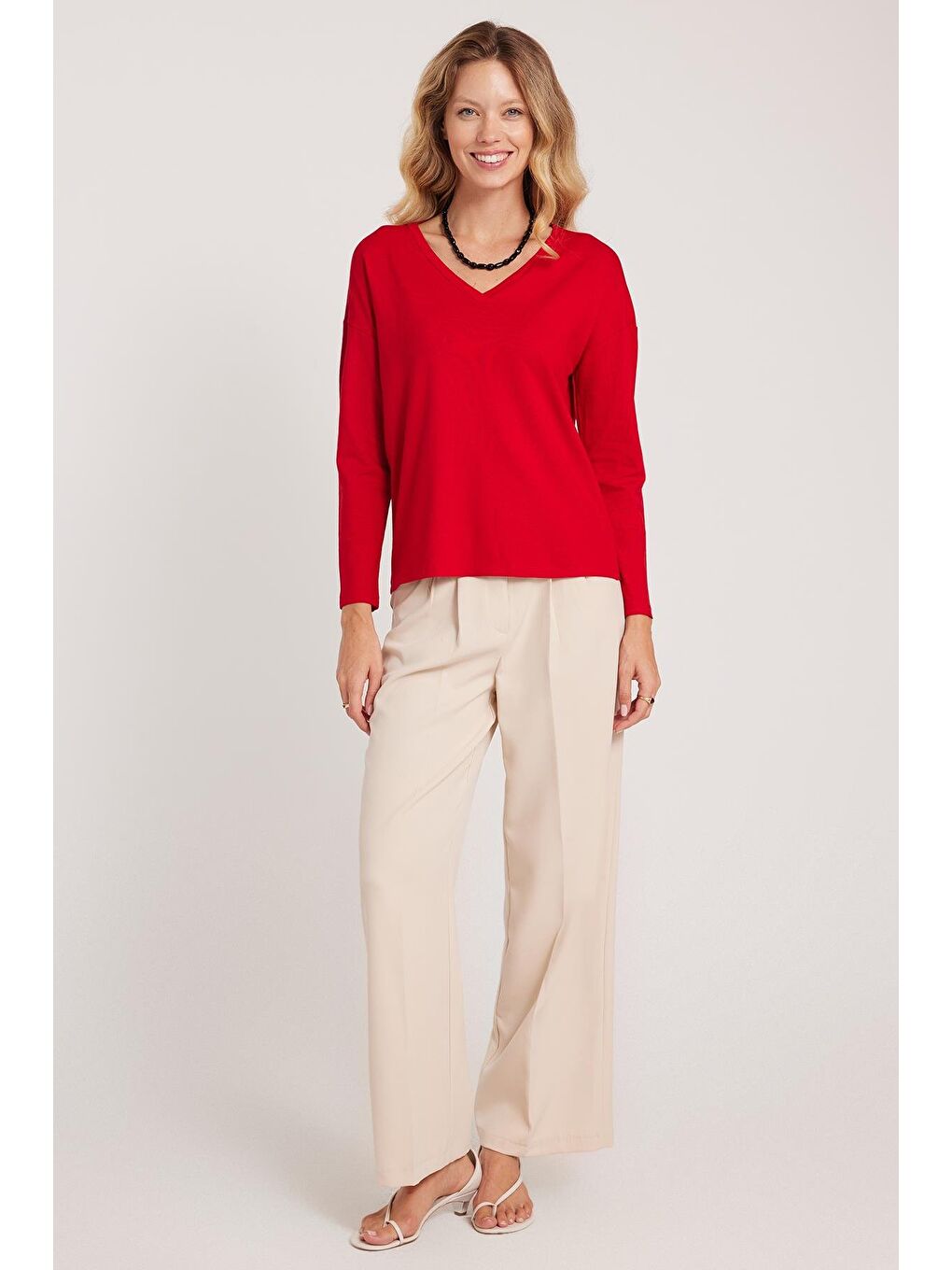 Kadın Slim Fit Dar Kesim Viskonlu Kumaş V Yaka Kırmızı Bluz-3