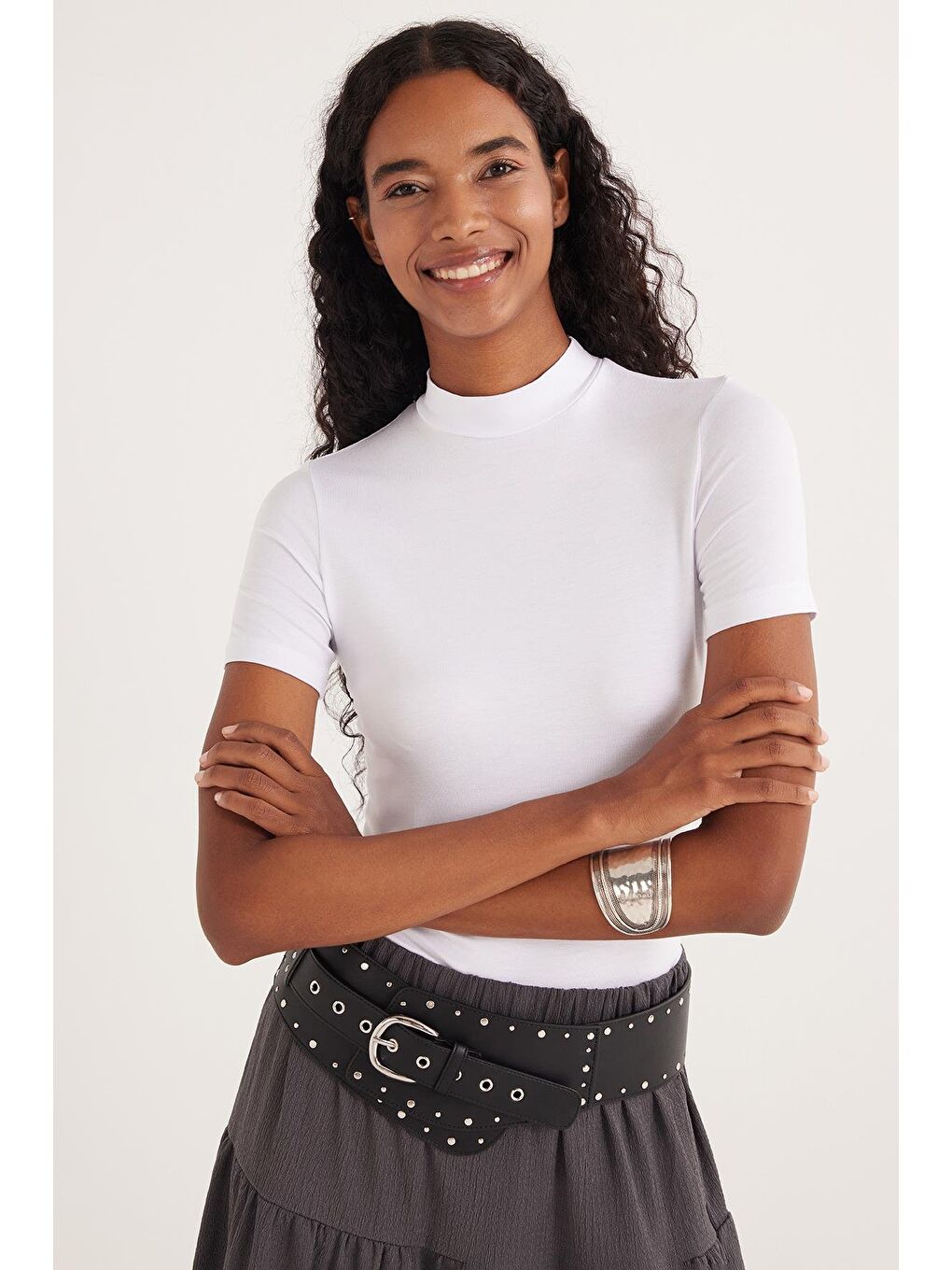 Kadın Standart Fit Kısa Kollu Yarım Balıkçı Yaka Beyaz Bluz-4