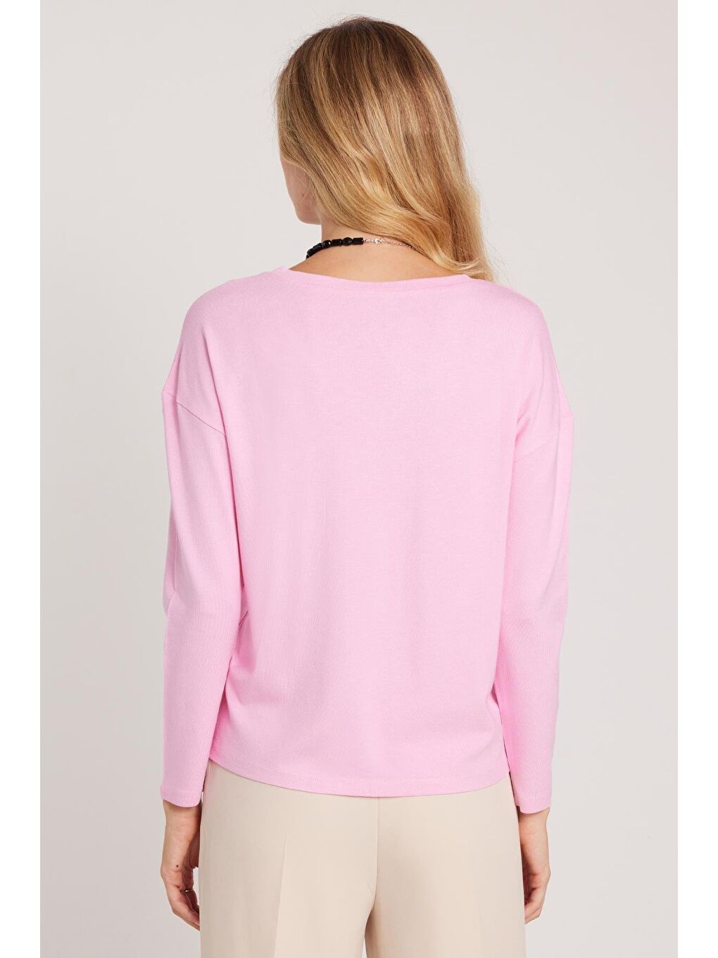 Kadın Slim Fit Dar Kesim Viskonlu Kumaş V Yaka Pembe Bluz-6