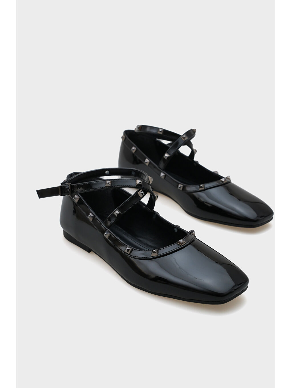 Siyah Ashley Troklu Bilekten Bantlı Kadın Babet-1