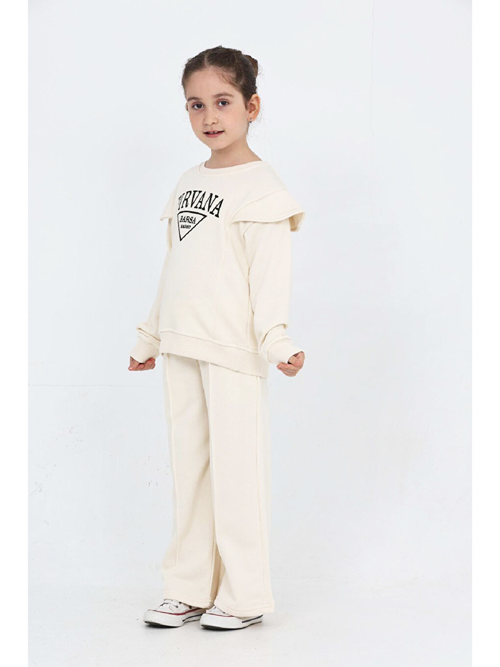 Beyaz Kız Çocuk Omuz Vatka Detaylı 3 İplik Eşofman Takımı 4-8 Yaş 12560