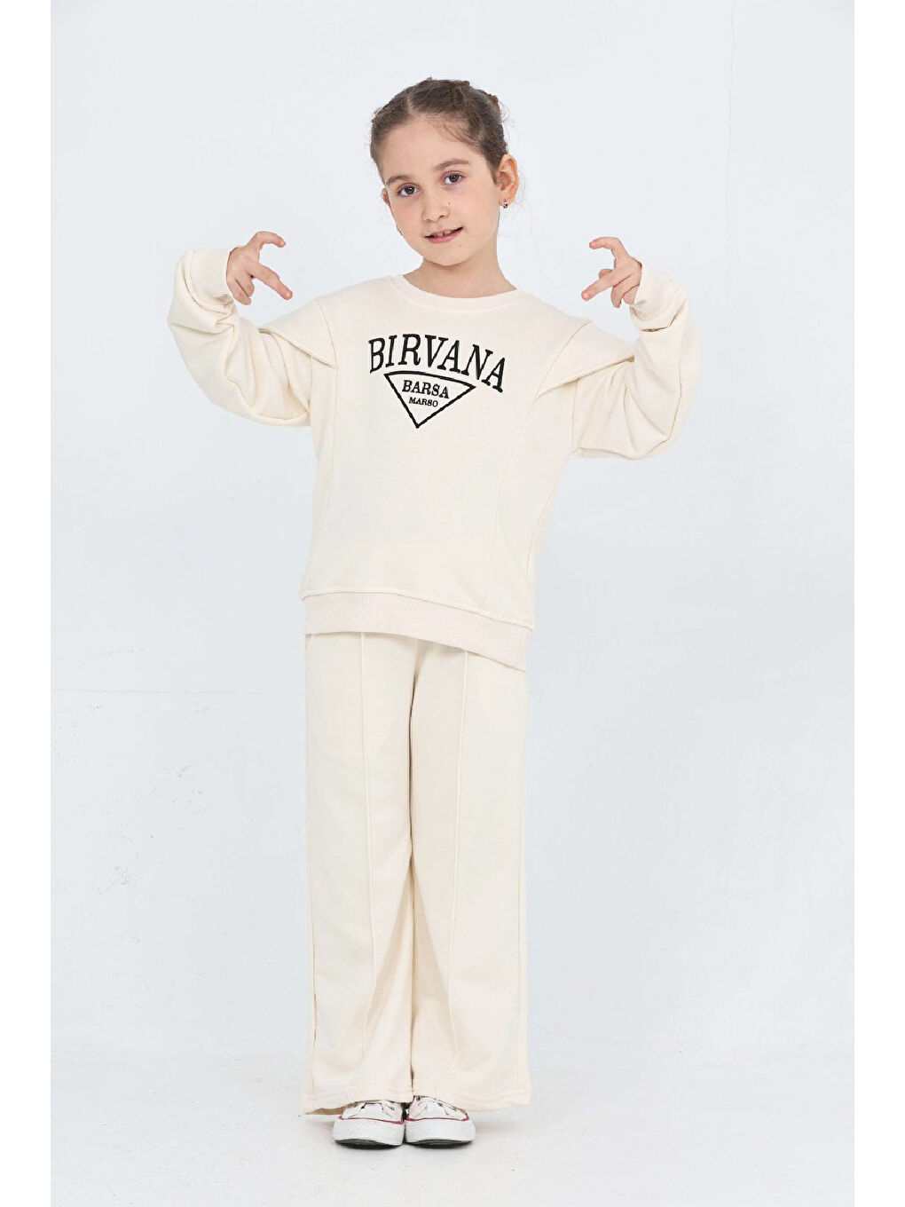 Beyaz Kız Çocuk Omuz Vatka Detaylı 3 İplik Eşofman Takımı 4-8 Yaş 12560-2