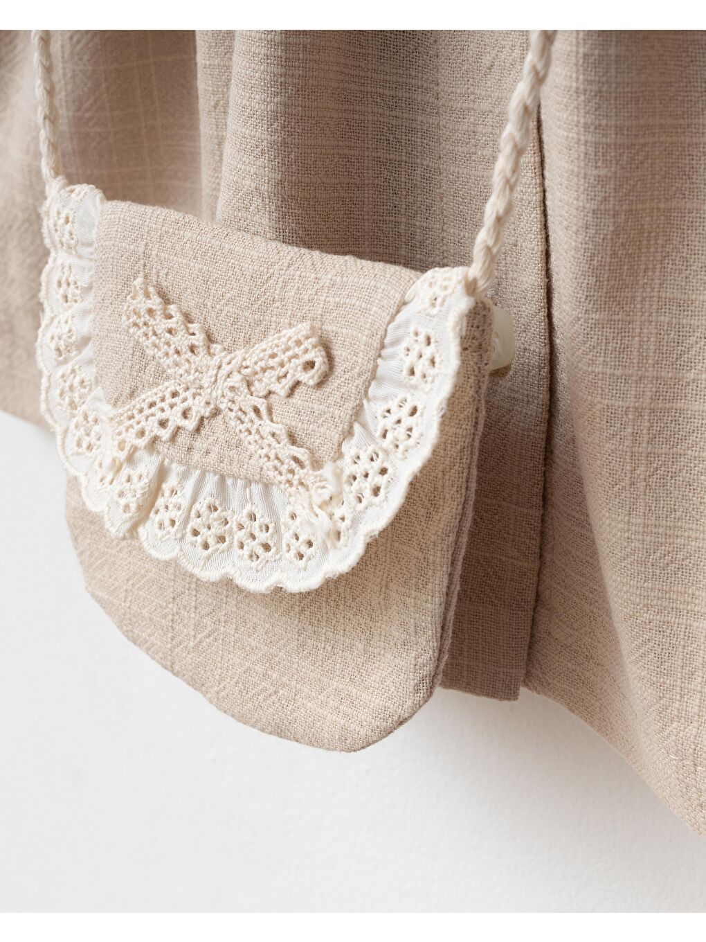 Kız Çocuk Bej Yakalı Çantalı Elbise-3