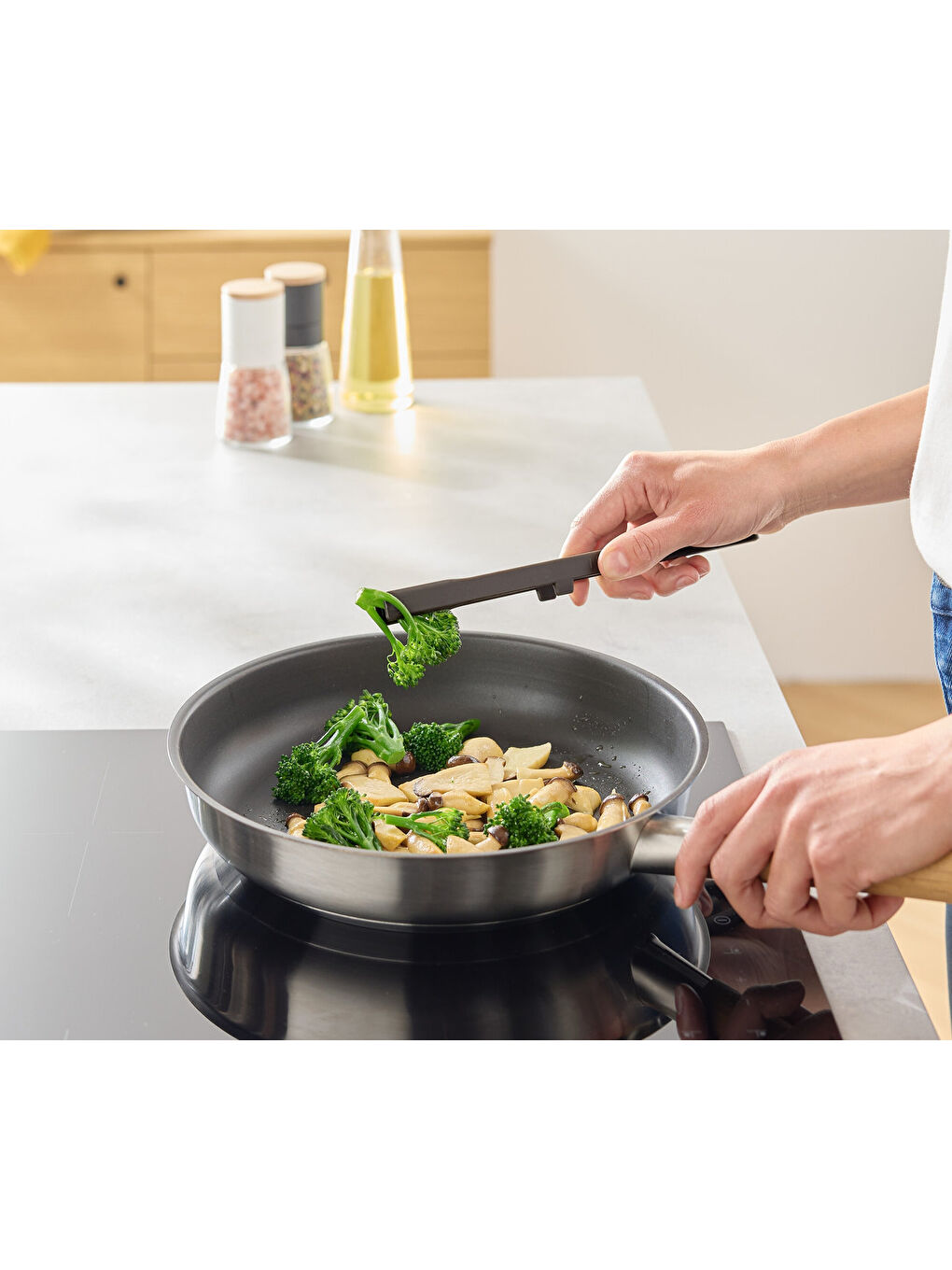 Antrasit Maşa, Plastik