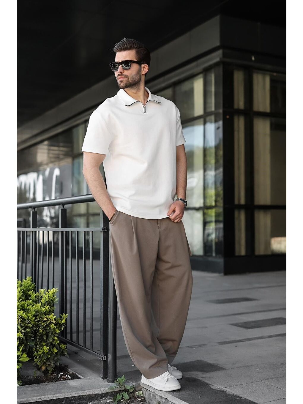 Ekru Yarım Fermuar Detaylı Polo Yaka Erkek Tişört E7184