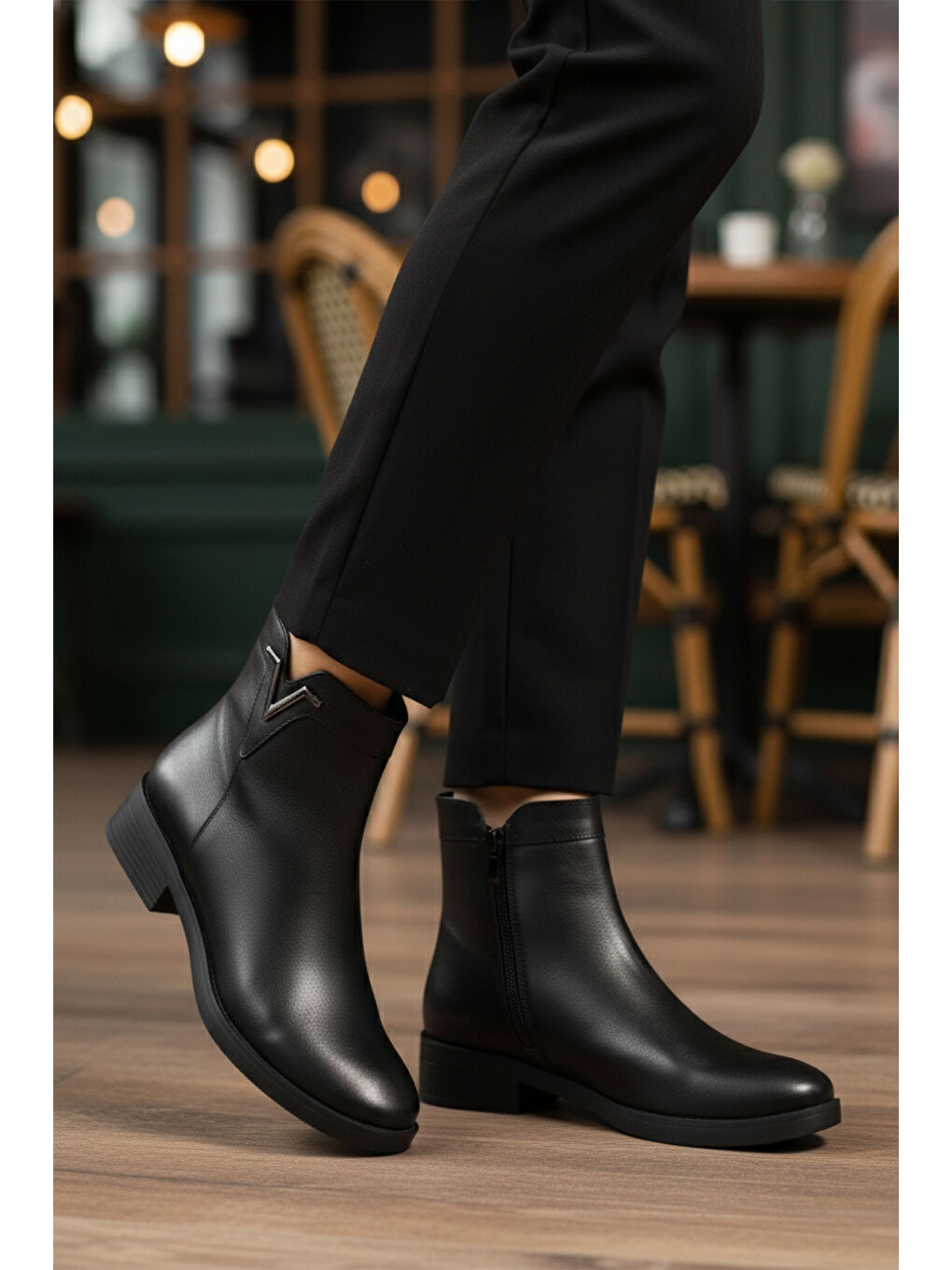 Siyah Hakiki Deri İçi Polarlı Kaymaz Kadın Bot 21893-1 Z-2