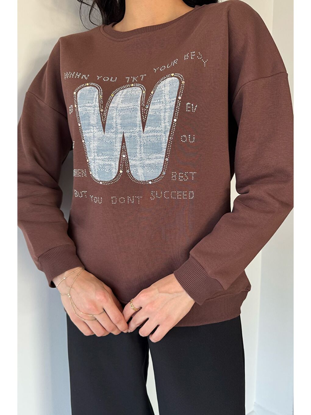 Kahverengi Kadın Bisiklet Yaka Taş İşlemeli Şardonlu Sweatshirt-1