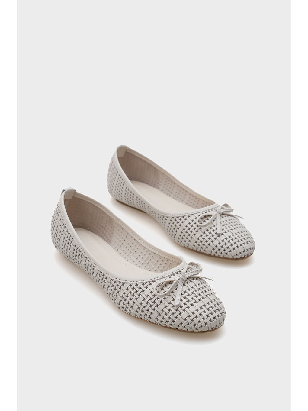 Beyaz Ava Hakiki Deri Hasır Baskılı Kadın Babet-1