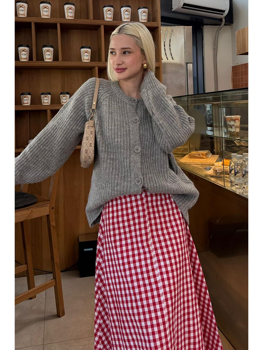 Gri Bisiklet Yaka Selanik Örgü Düğmeli Kadın Hırka Mg2487-6