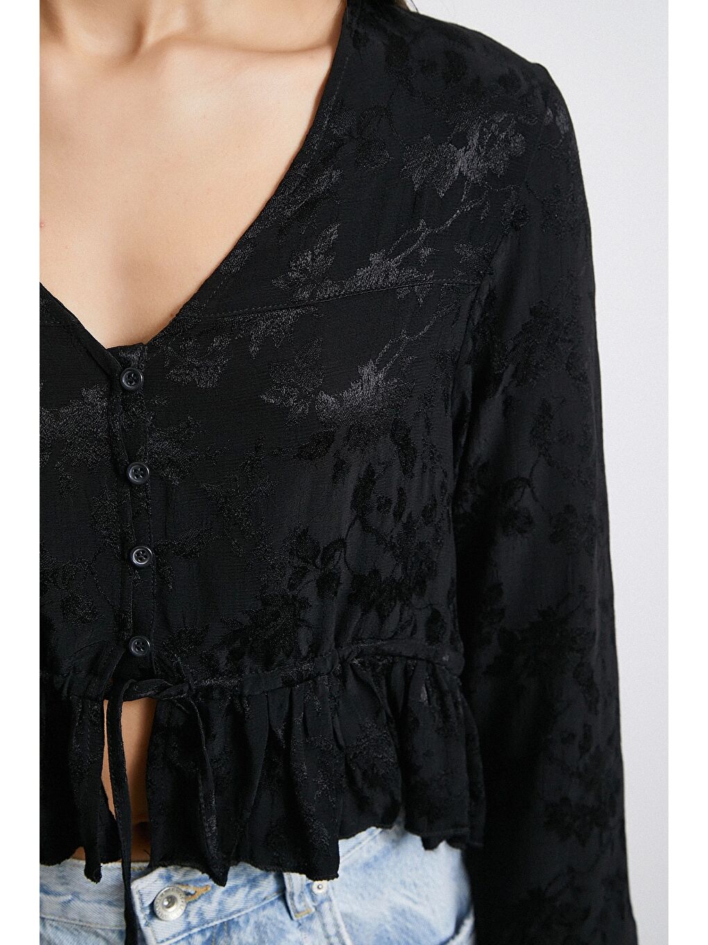 V Yaka Fırfırlı Bluz Siyah-4